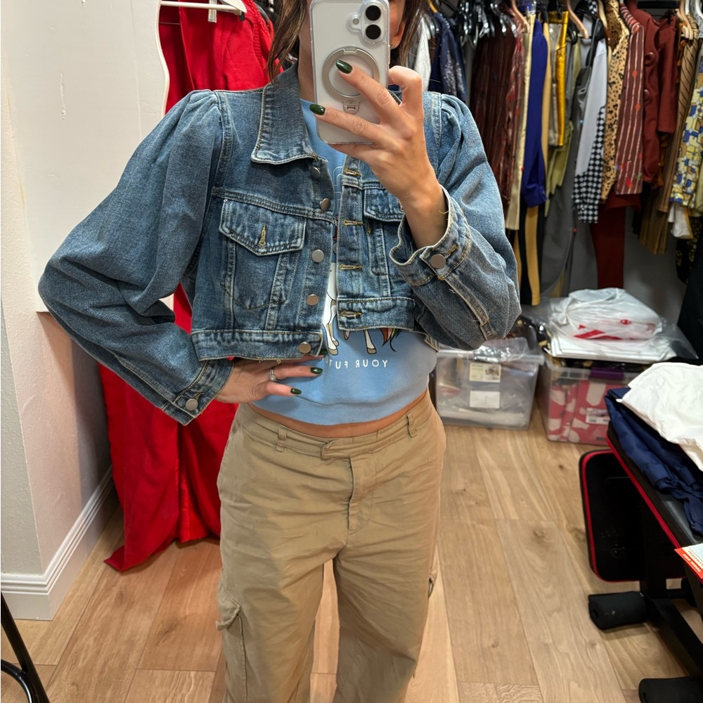 Stylish Blue Denim Cropped Jacket with nice sleeves